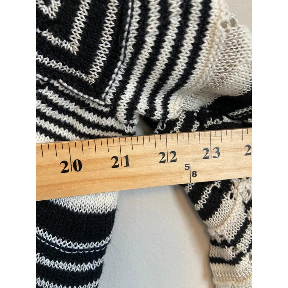 Icelandic Design Black‎ White Chevron Knit Cardigan Wood Buttons Silk Blend M